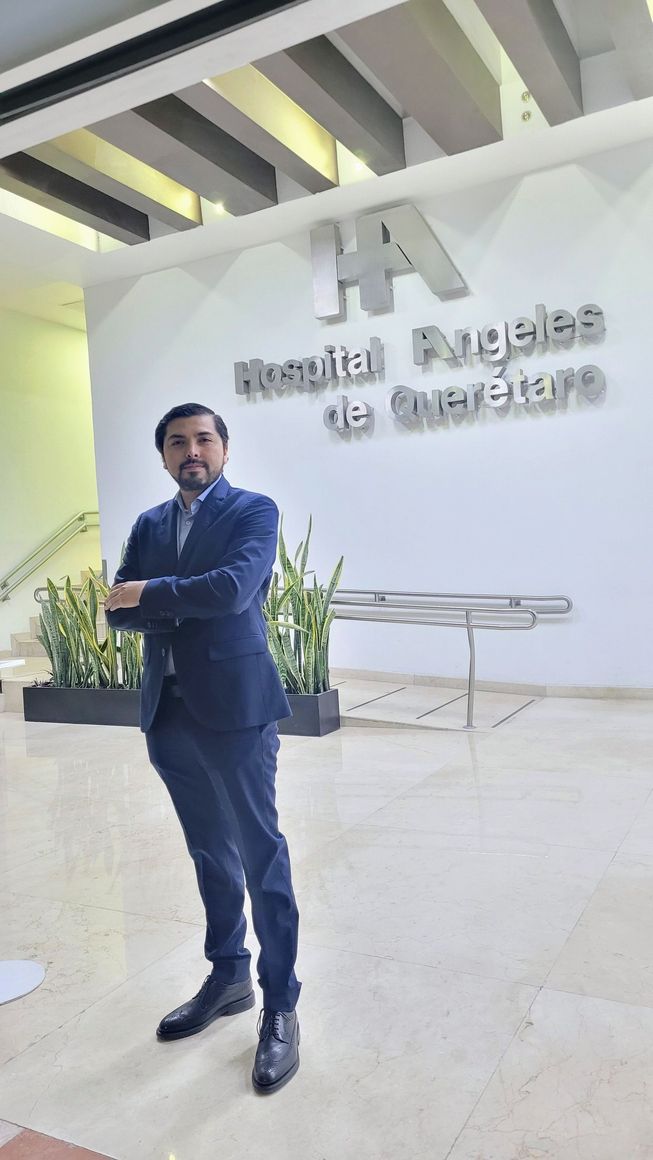 DR. ABRAHAM ESQUIVEL SOLORIO