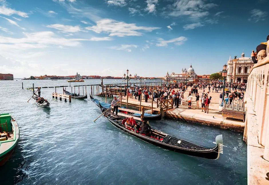 Los 4 Secretos de la Góndola: Descubre el Mito de Venecia