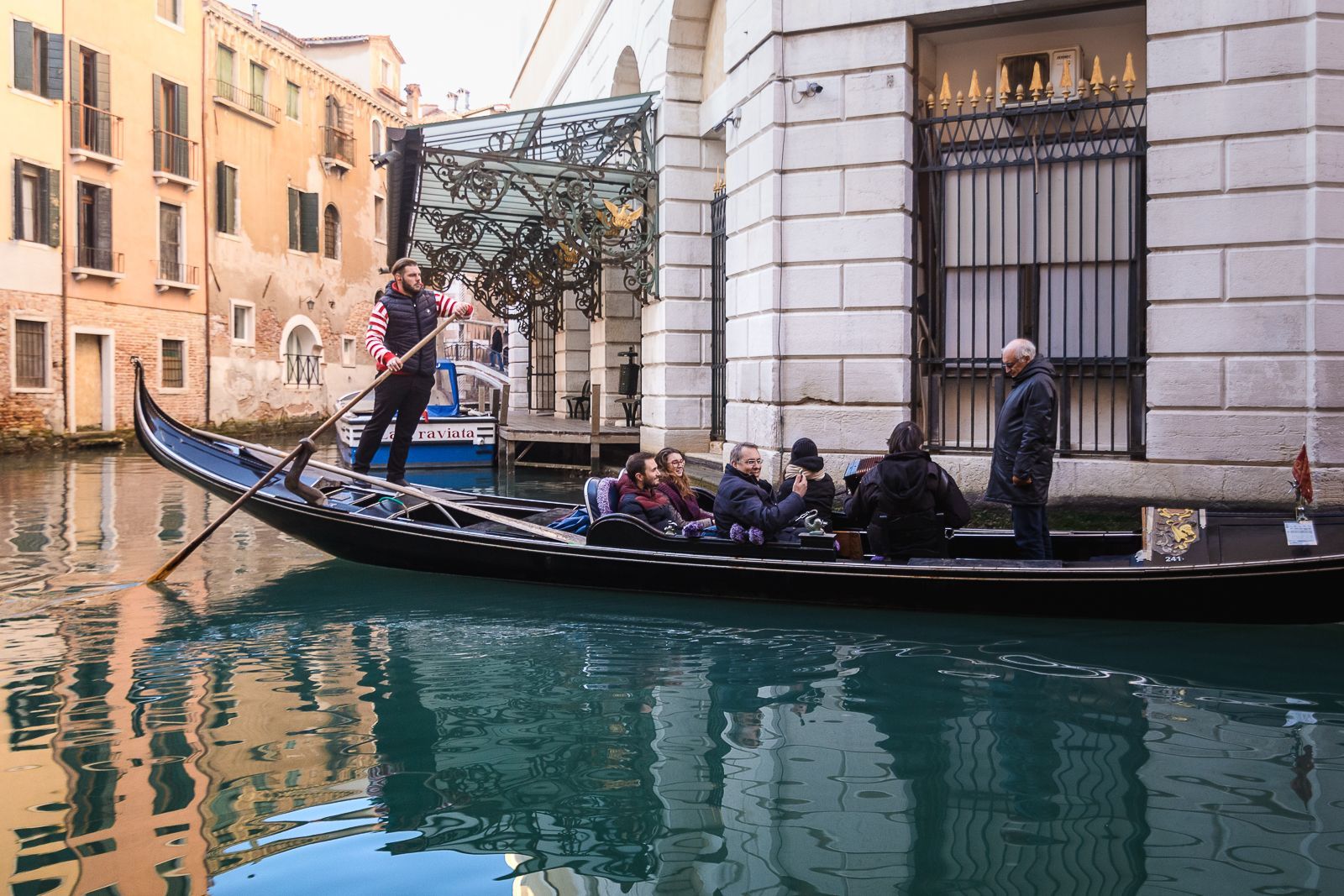 When Gondoliers Rebelled Against the Vaporetto: The Venice That Feared Losing Its Balance
