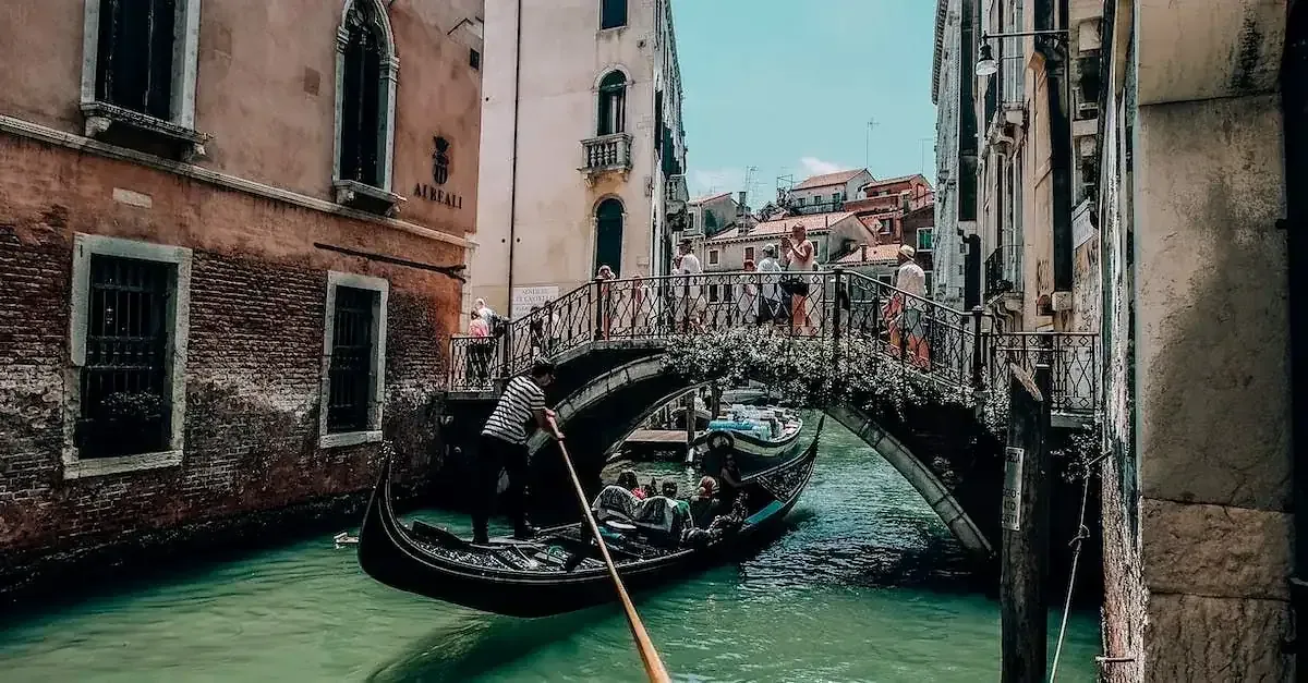 gondola-ride-venice-venice-tours