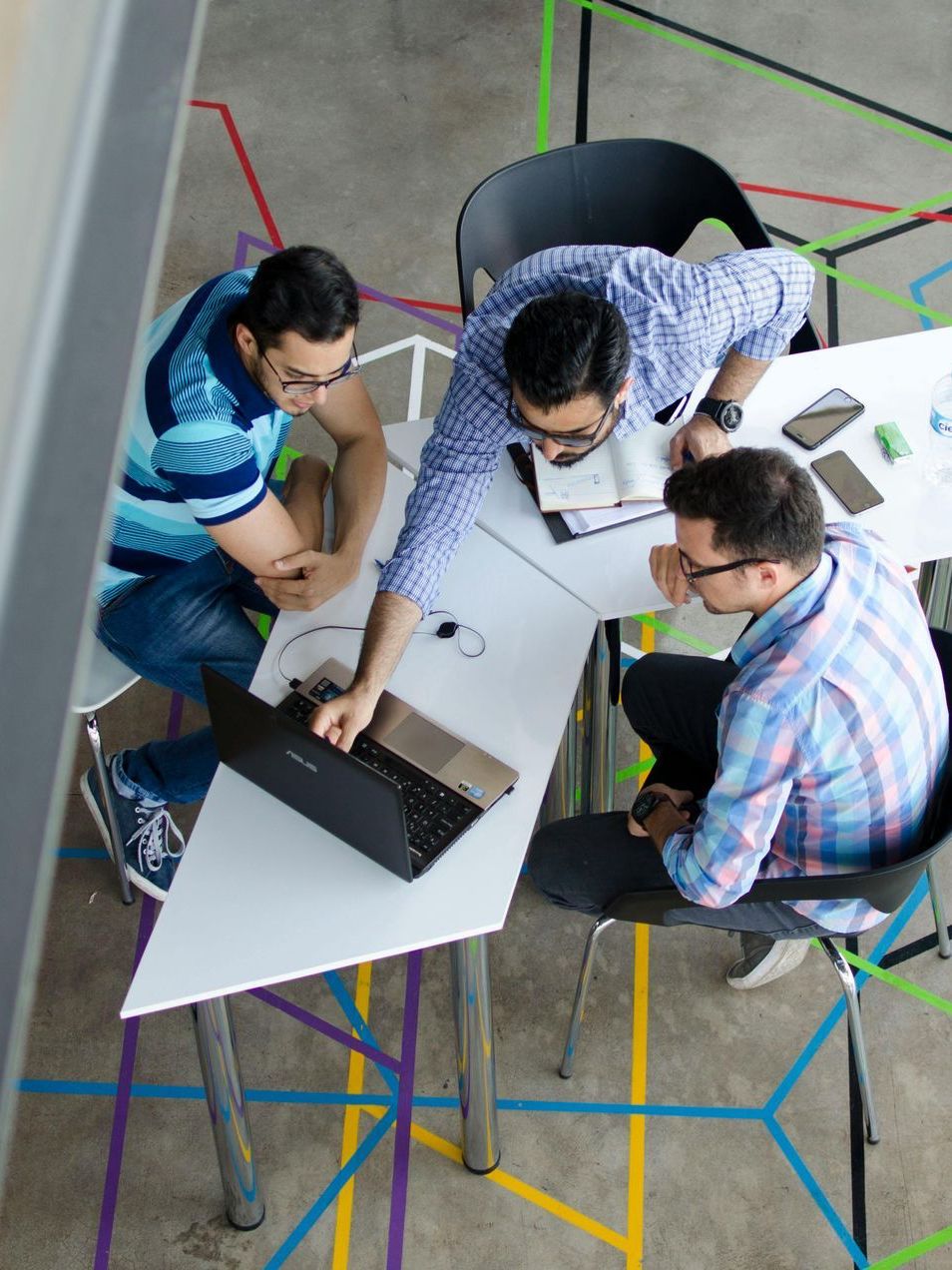 Who should consider a
Fractional Sales Leader?