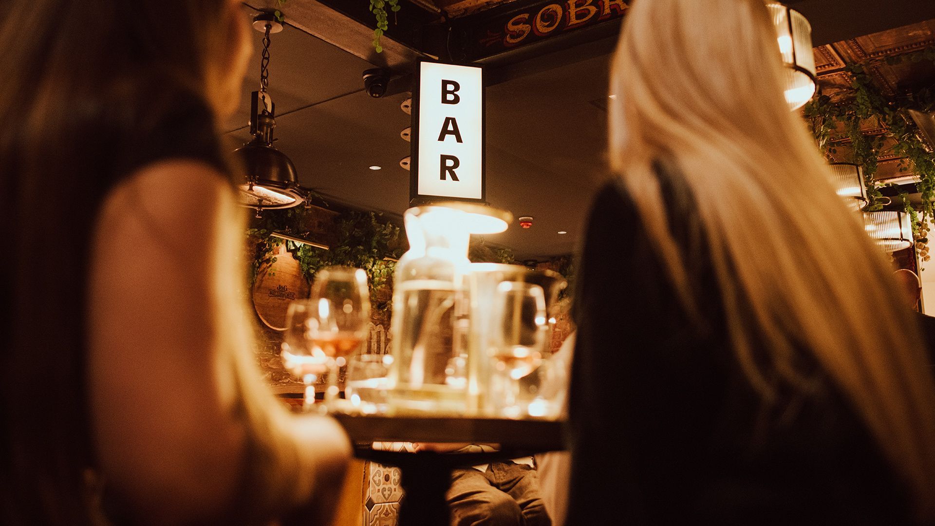 Aperitivos, cocktails and spritz at Dos Hermanos Tapas & Bar