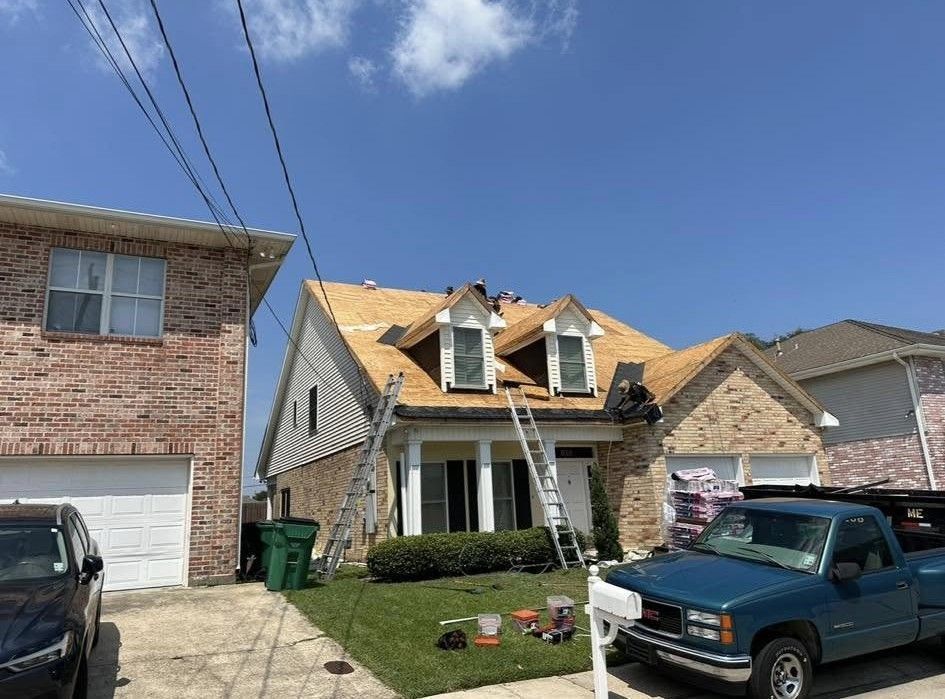 residential and commercial roofing services Chalmette
