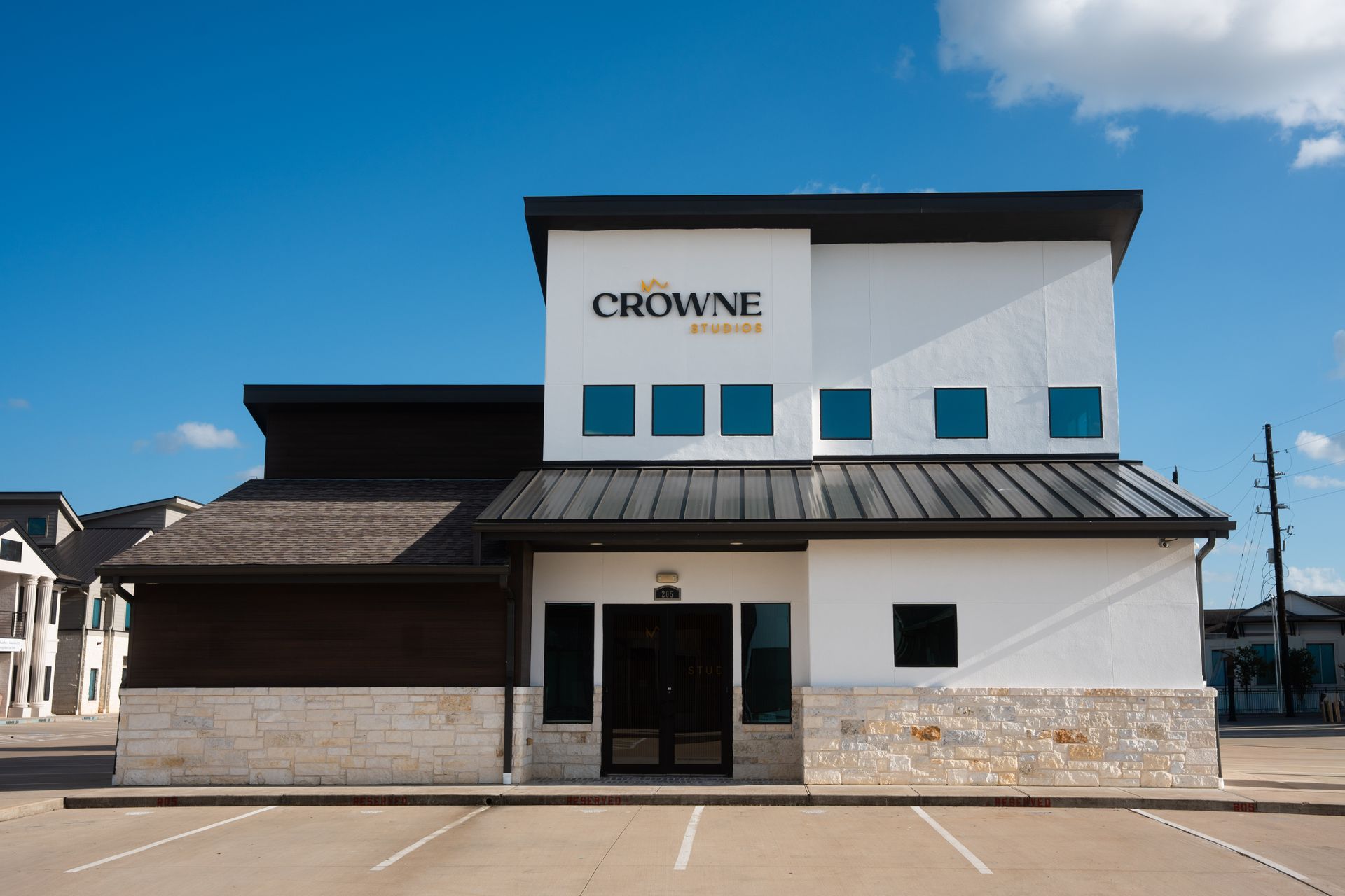 Professional salon suite building with private entrances in Katy TX
