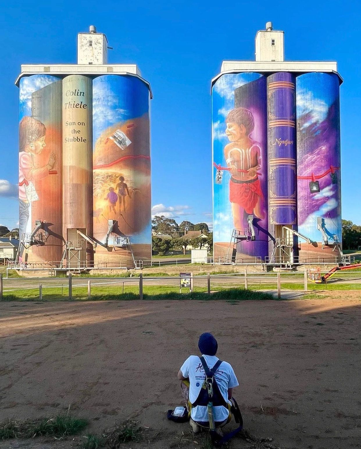 Euduna silo art