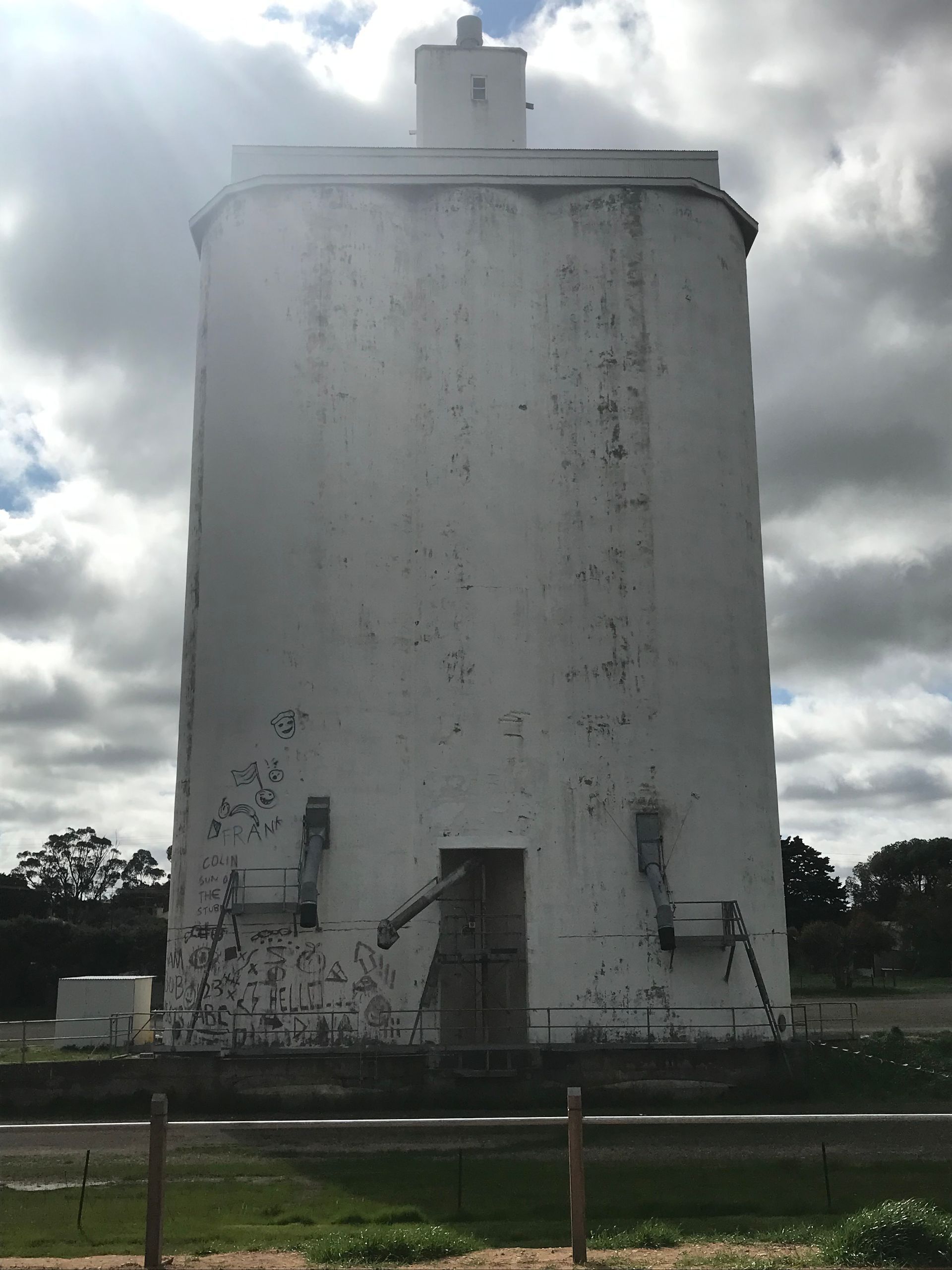 Euduna silo art