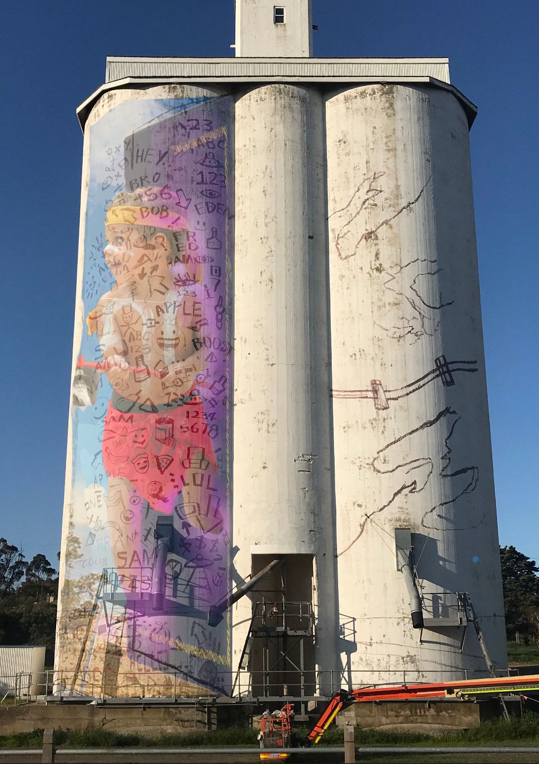 Euduna silo art