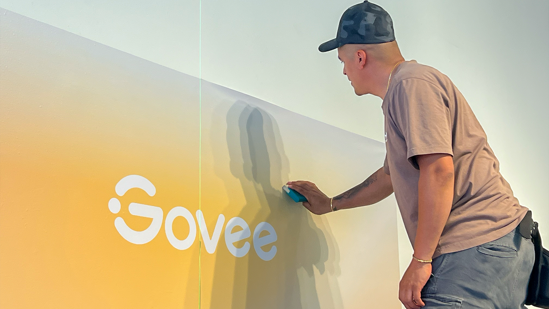 vinyl installer