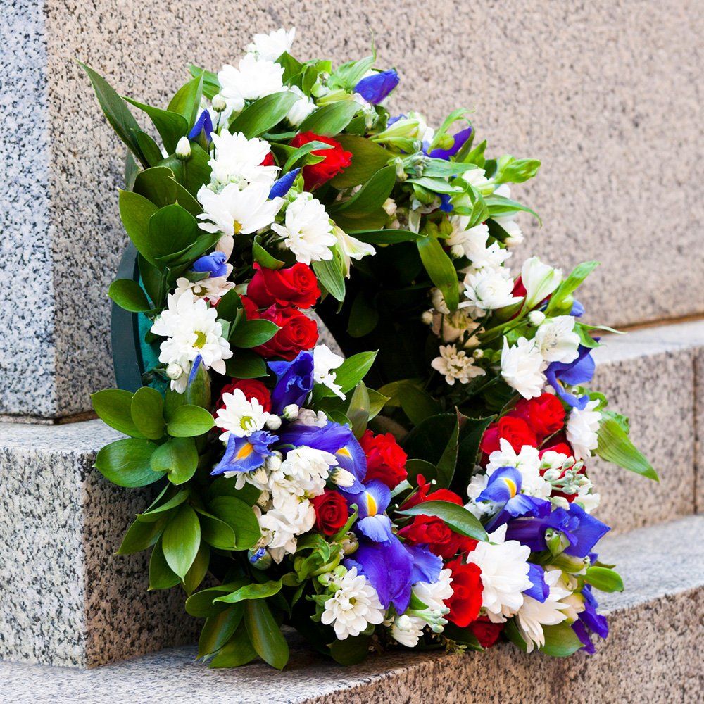 Memorial Flowers — Hazlehurst, GA — Silas Worth Monument Company Memorial Flowers — Hazlehurst, GA — Silas Worth Monument Company