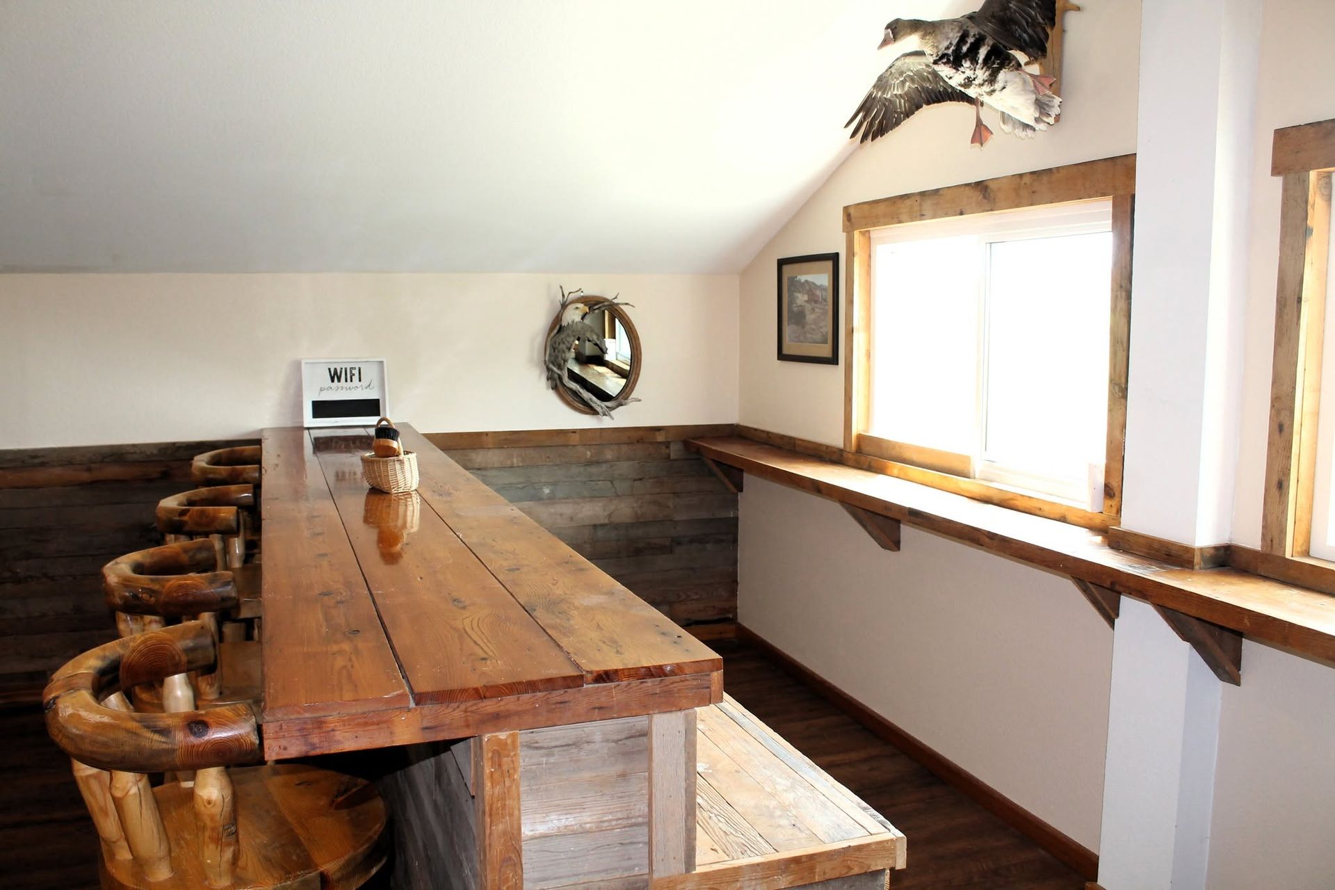 Hackberry Hunting Lodge - Kitchen & Dining