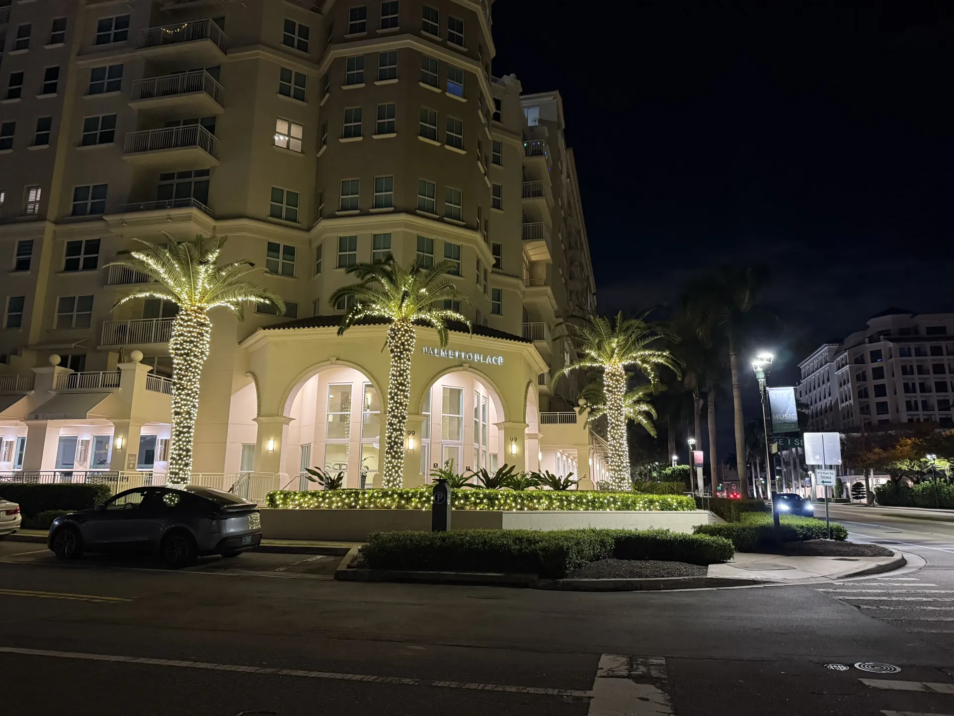 Commercial Christmas light installation in South Florida.