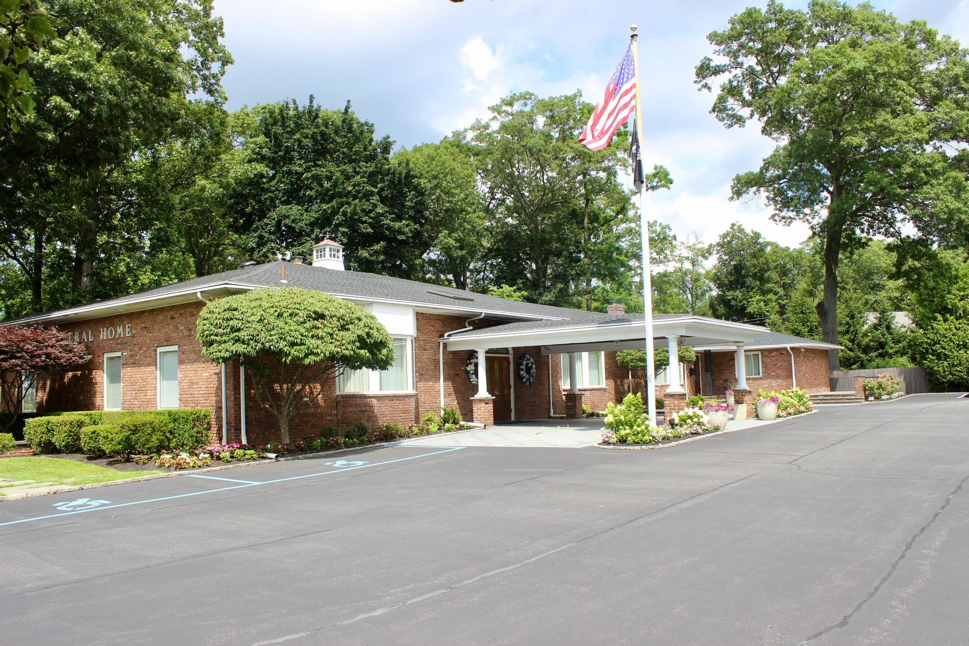 Whitting Funeral Home - Long Island Family Funeral Home. Cremation Service in Long Island.