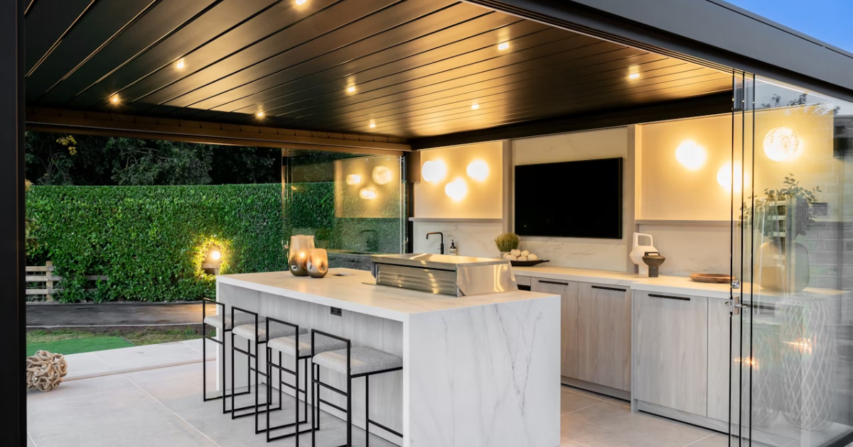 Outdoor kitchen plumbing