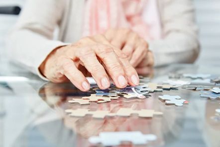 playing puzzle