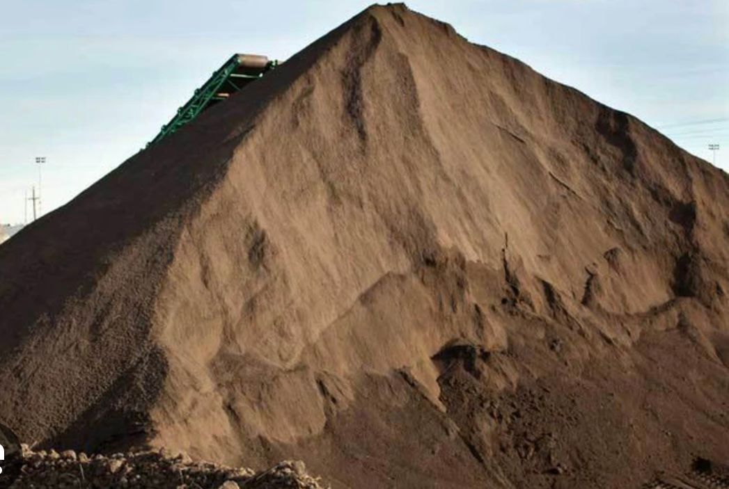 One tonne of super fine deluxe topsoil