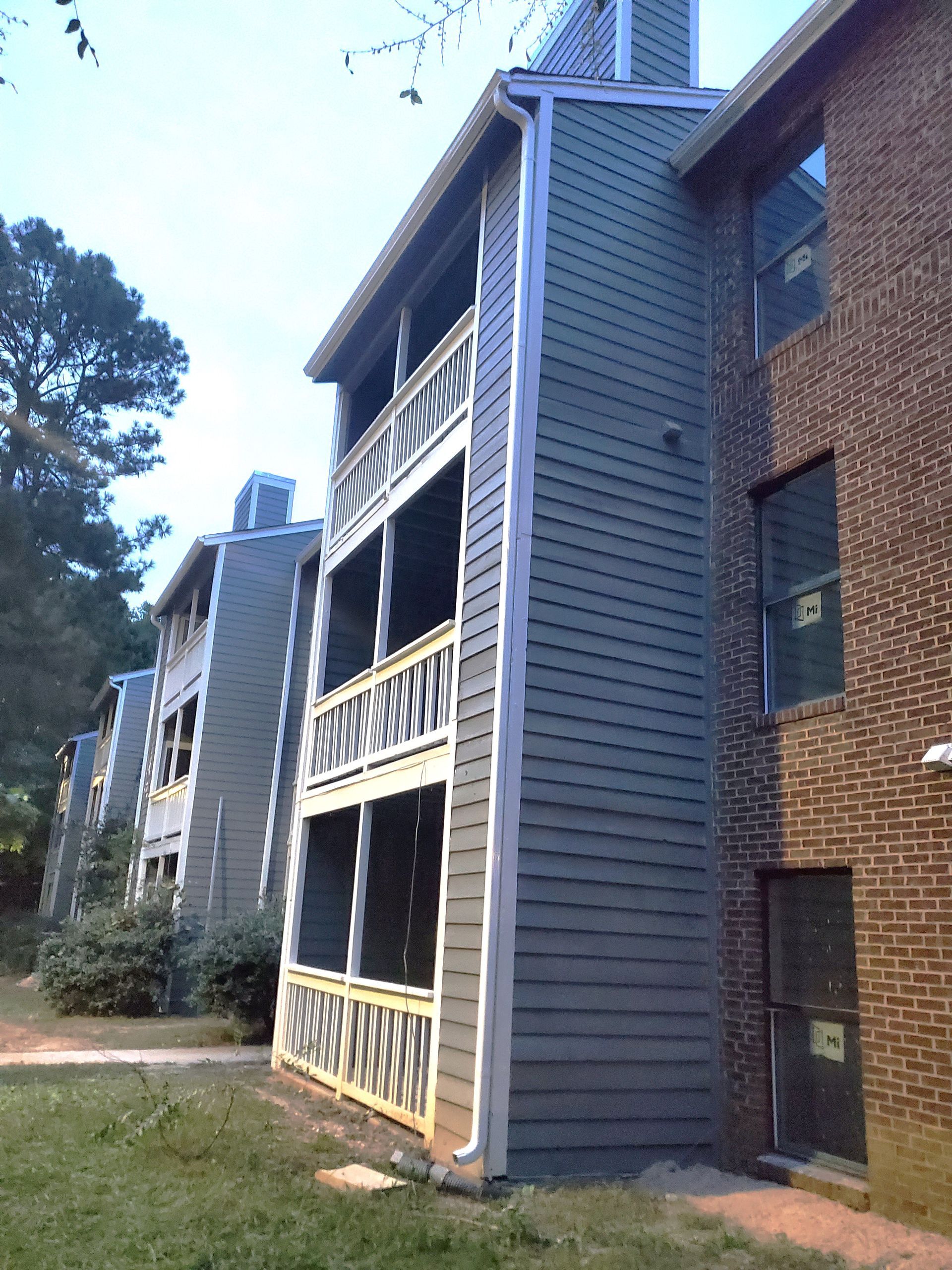 Aurella Apartments