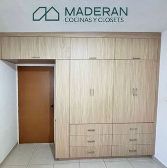 Alacena y clóset de madera a la medida fabricado por Maderan