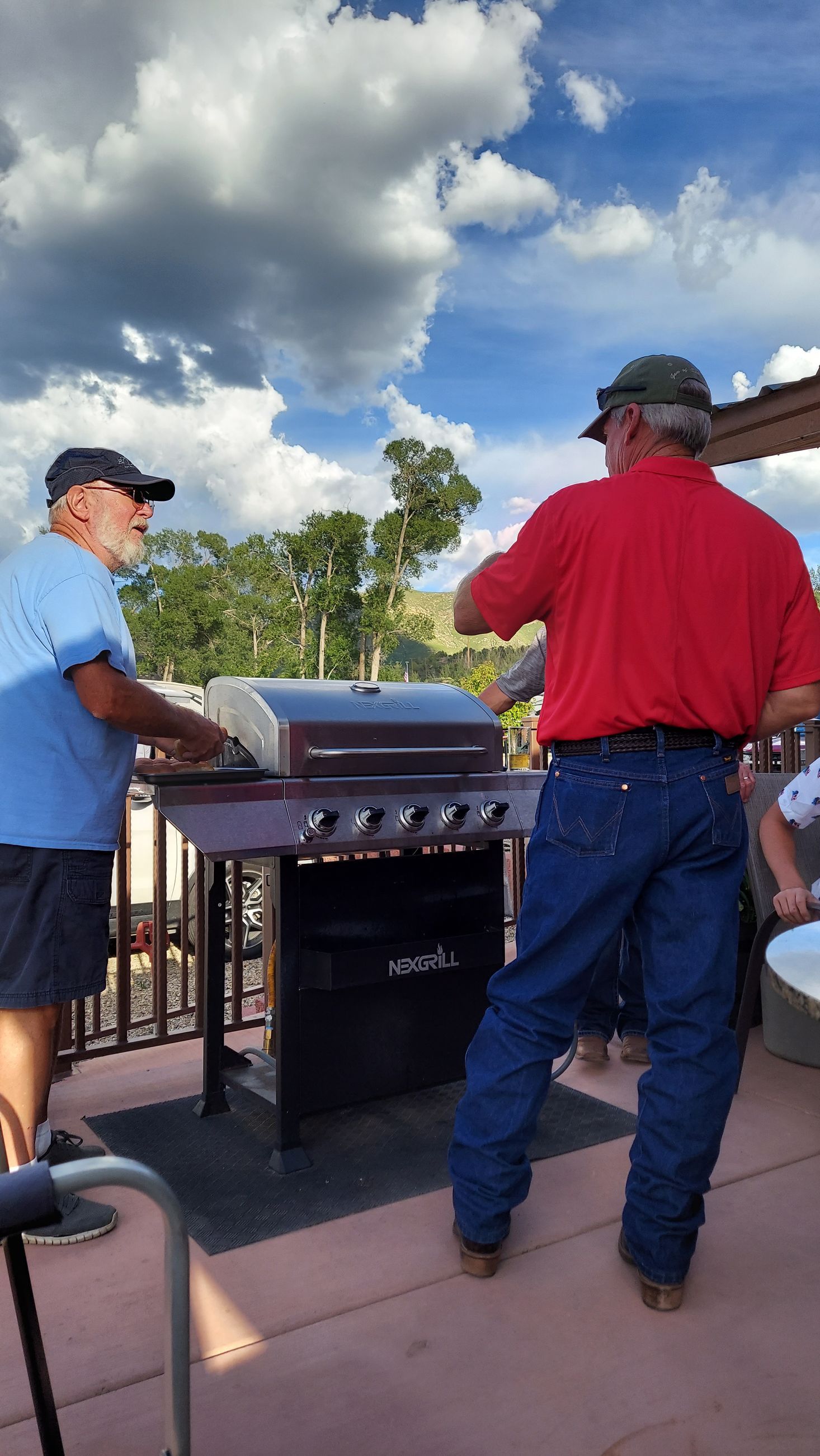 men-grilling