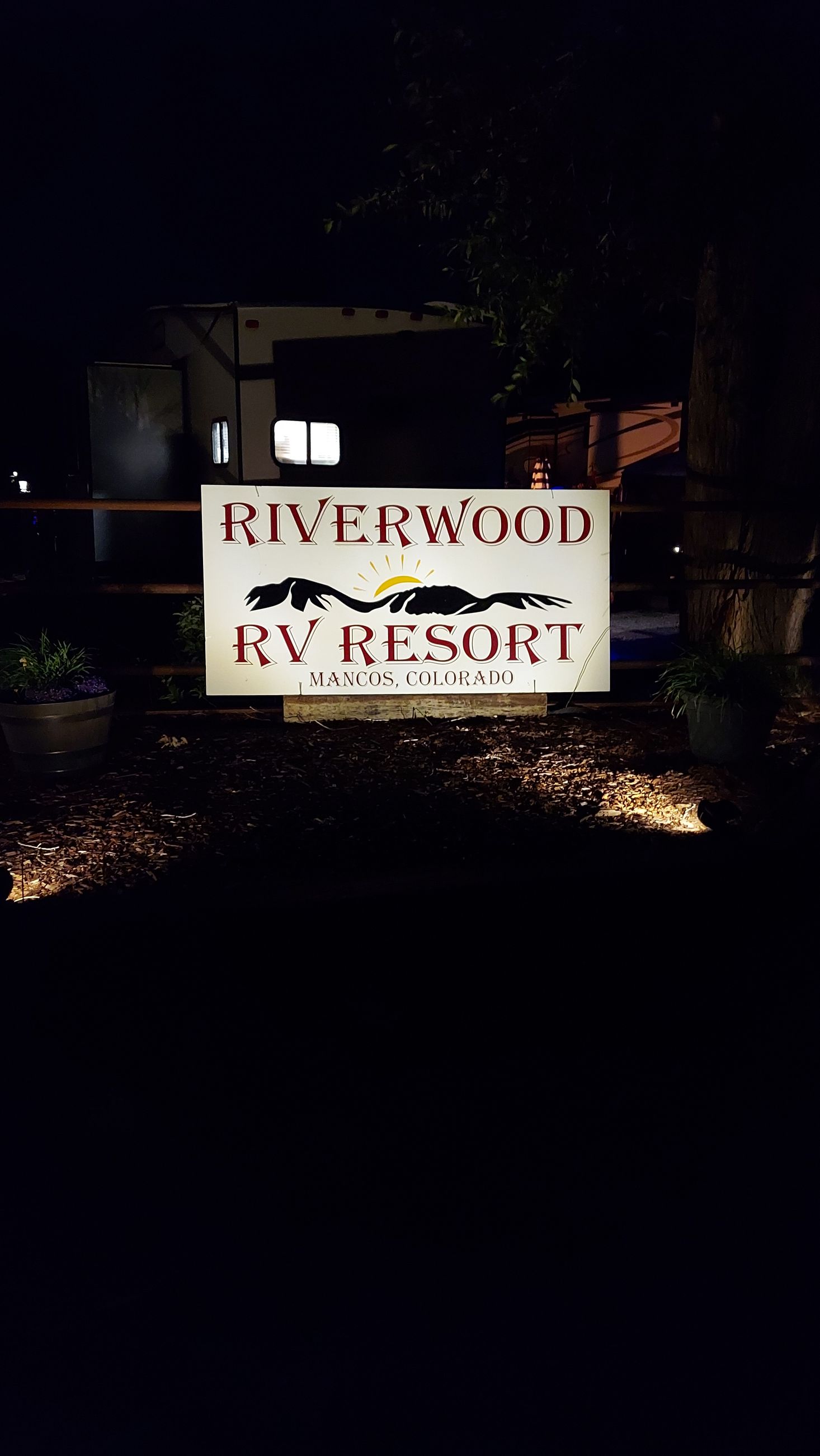 resort-sign