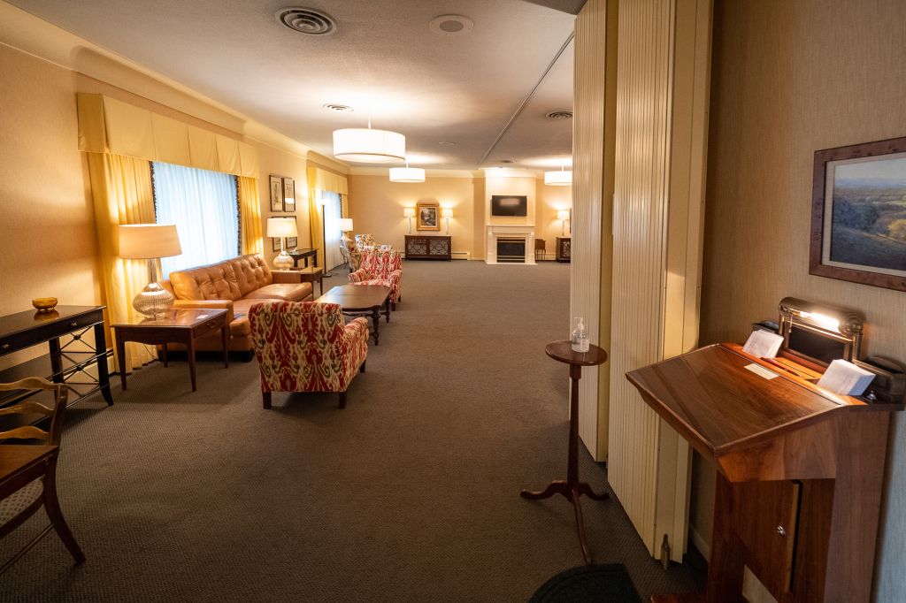 Robbinsdale Chapel | Gearty-Delmore Funeral Chapels