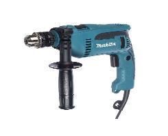 Taladro eléctrico con cable Makita azul con empuñadura lateral sobre fondo blanco