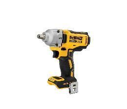 Llave de impacto inalámbrica DeWalt amarilla y negra sobre un fondo blanco.