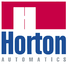 Logo Horton Automatics avec texte rouge et bleu et icône de porte rouge stylisée