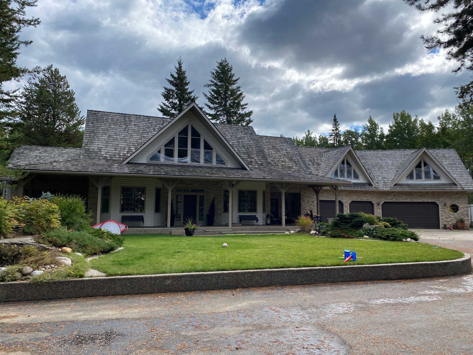 Spotless windows & cleaning serving your home cleaning needs in Alberta