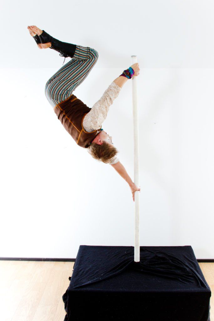 Pole Acrobatics - Milanus Circus