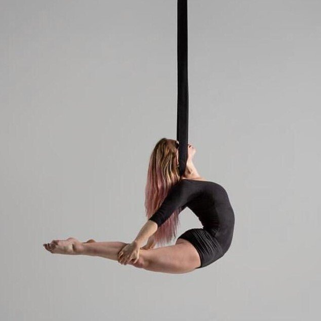 Aerial Silk - Milanus Circus