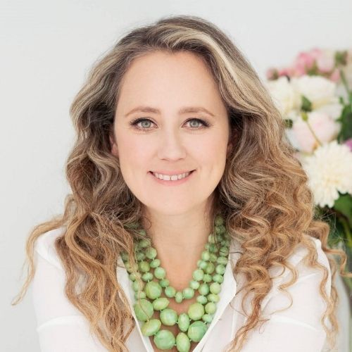 Bella Onay, Director