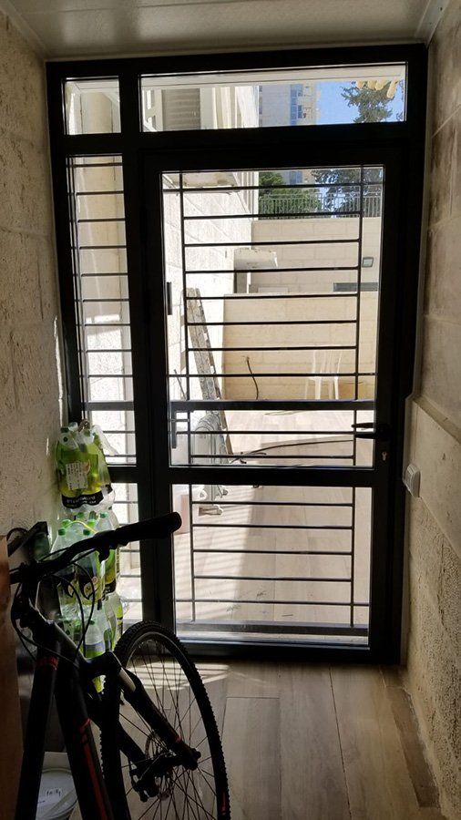 דלתות ברזל