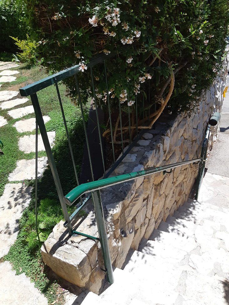 מאחזי יד