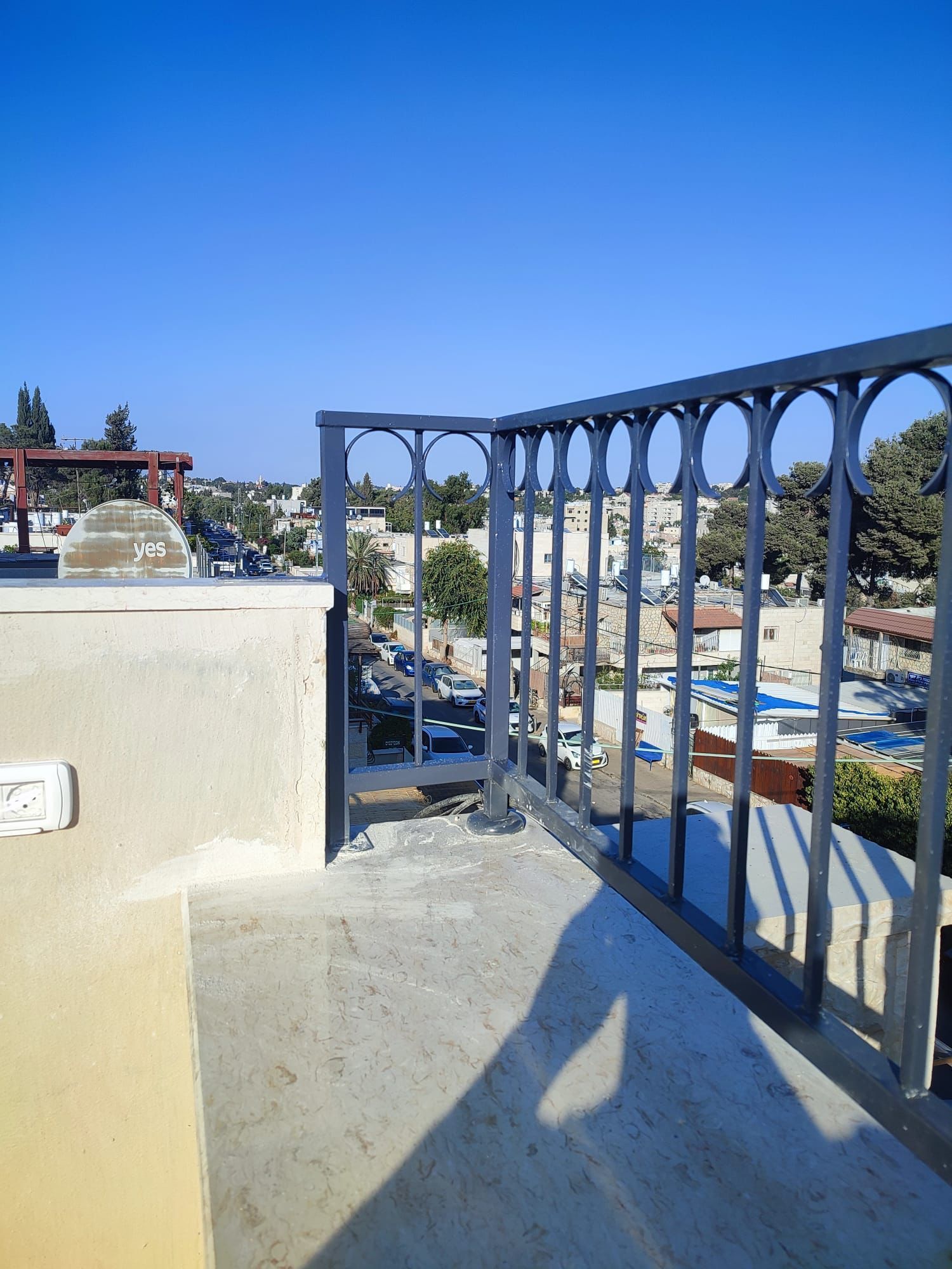 מעקות חוץ
