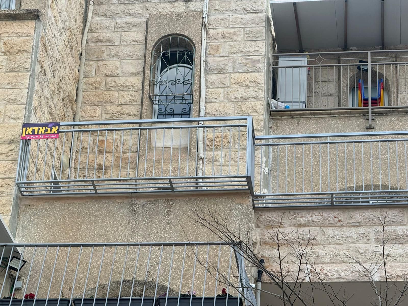 מעקות חוץ