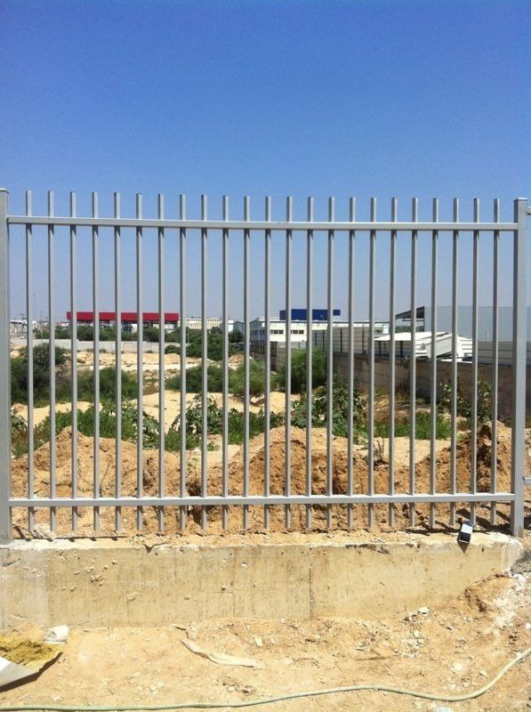 מעקה חוץ