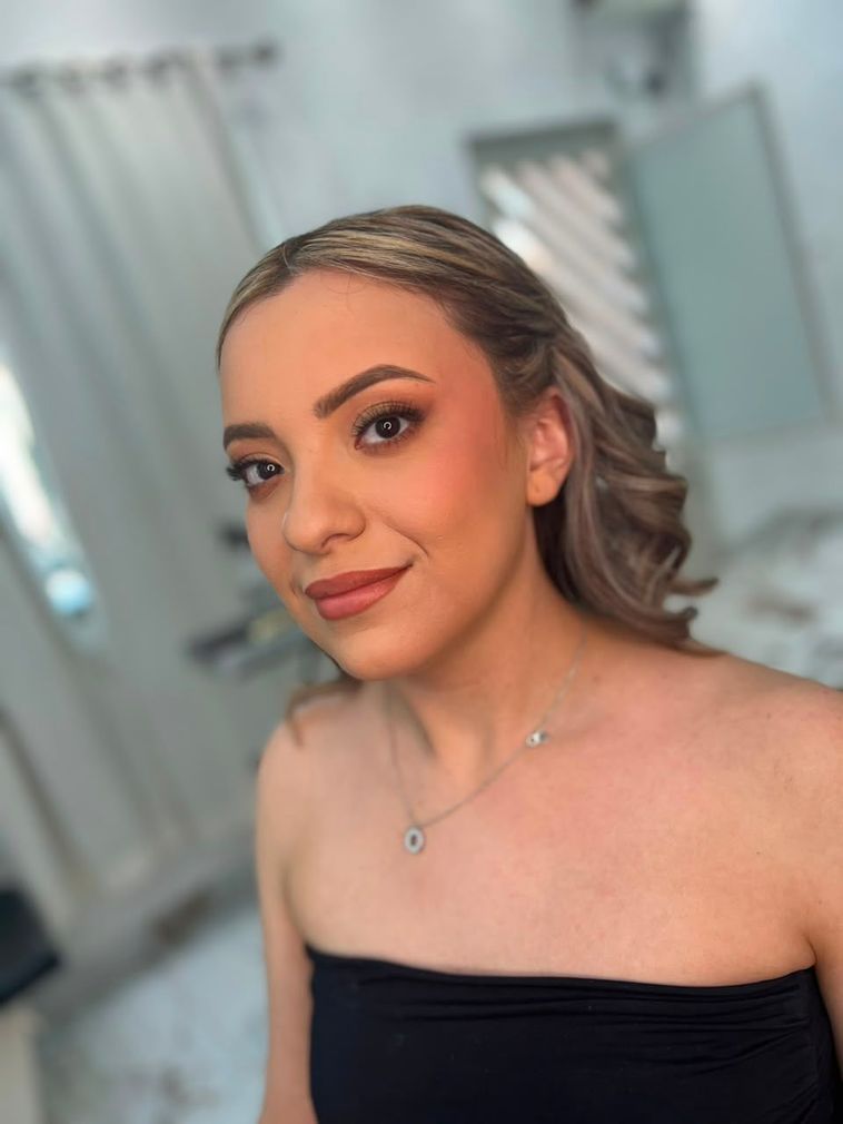 Peinado y maquillaje profesional en Monterrey