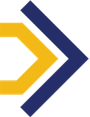 Un chevron jaune pointant vers la droite, partiellement imbriqué dans un chevron bleu foncé plus grand, tous deux orientés vers la droite.