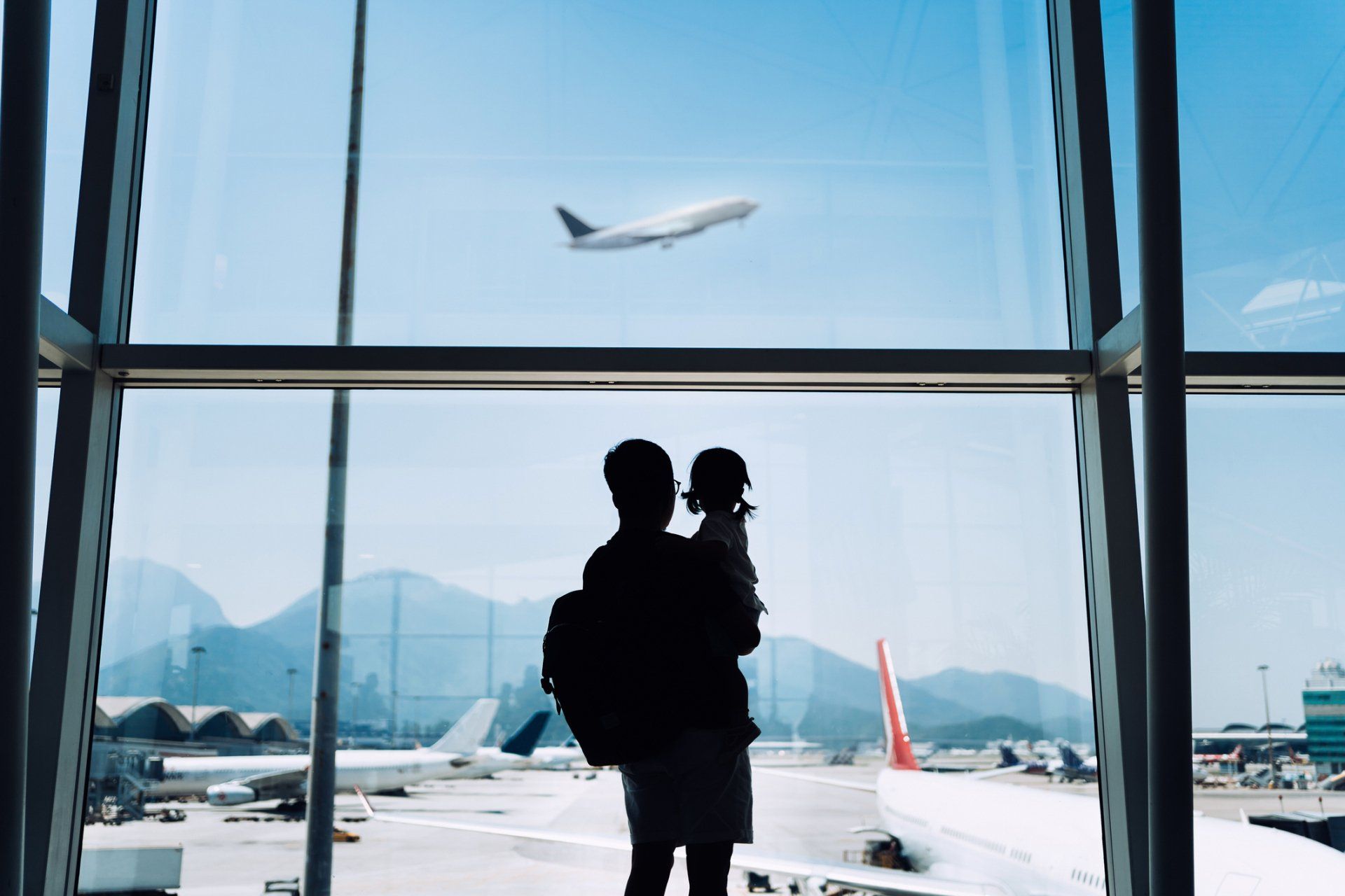 Father Carrying Cute Little Daughter - Chattanooga, TN - Expedia Cruises