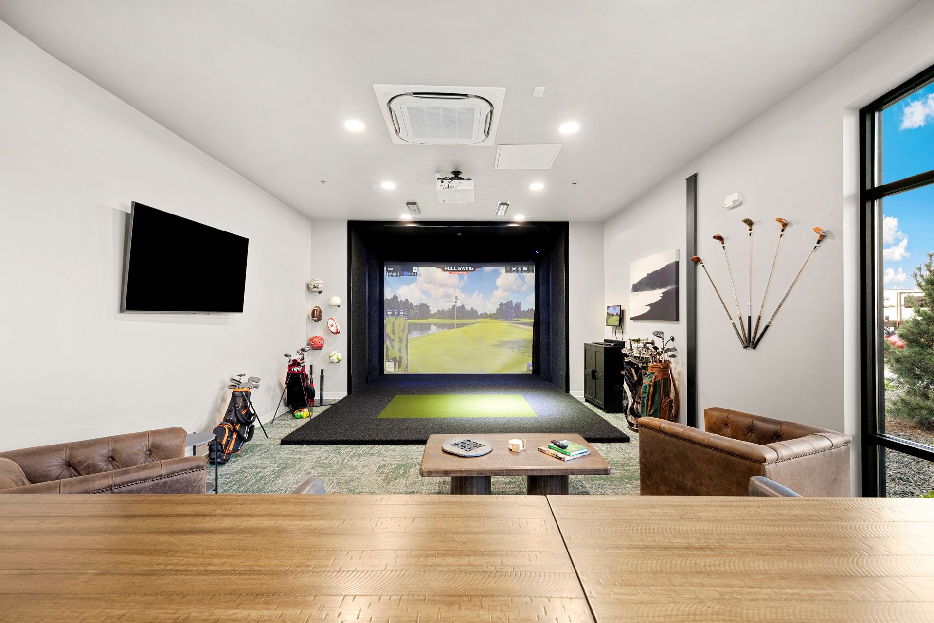 The golf simulator room at Sun Creek Point RV Park.