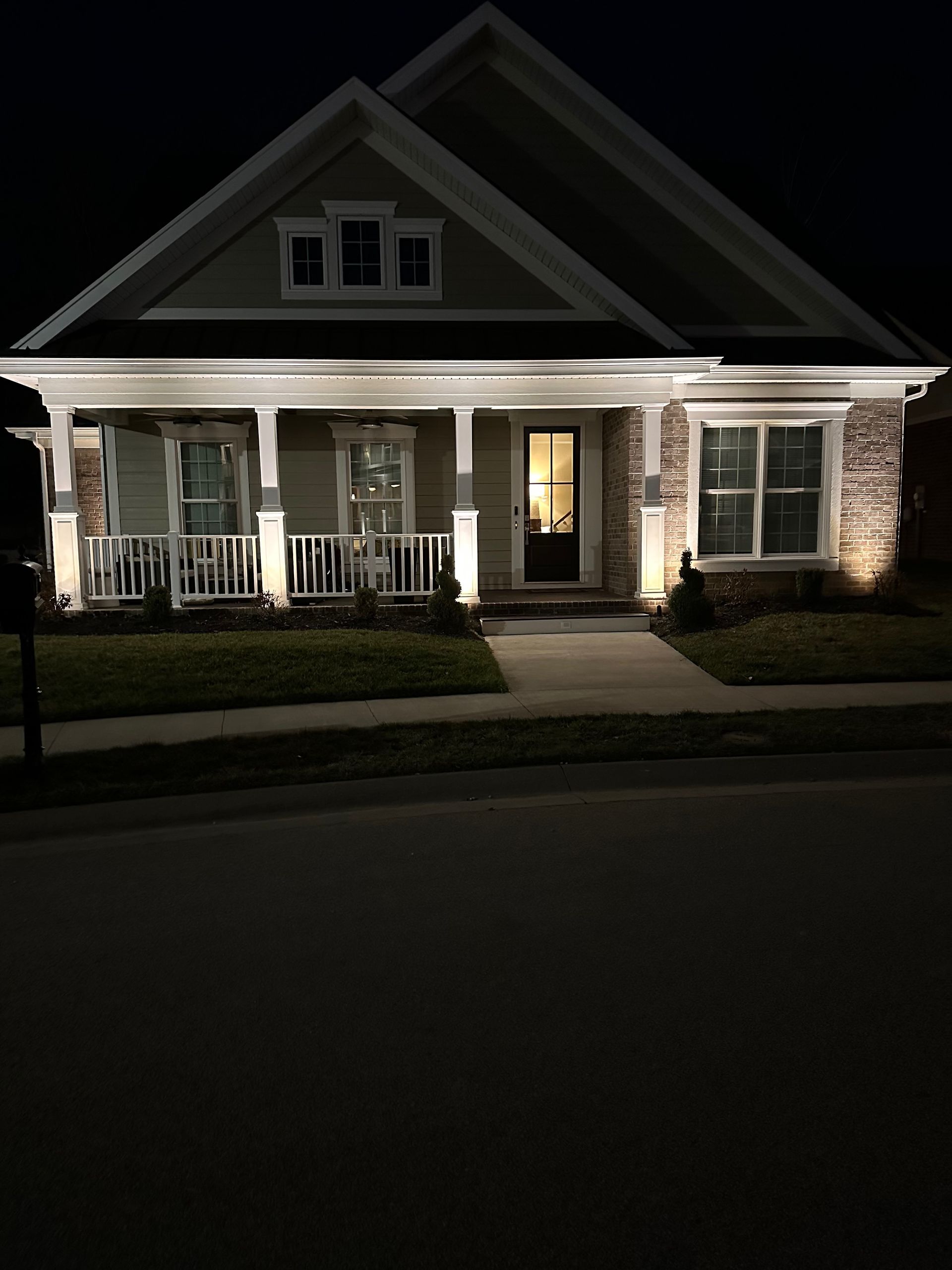 Modern Landscape Lighting Louisville, KY - Wayne's Lawn