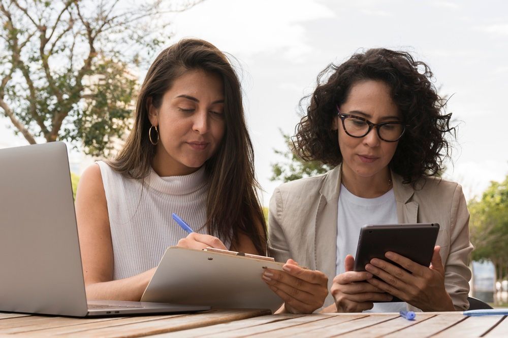 E-mail, SMS, Apps de mensagens, Link personalizado e Redes sociais