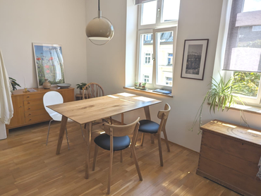 Individuell gefertigter Esstisch aus Eiche