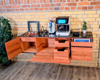 Individuell gefertigtes Café Sideboard