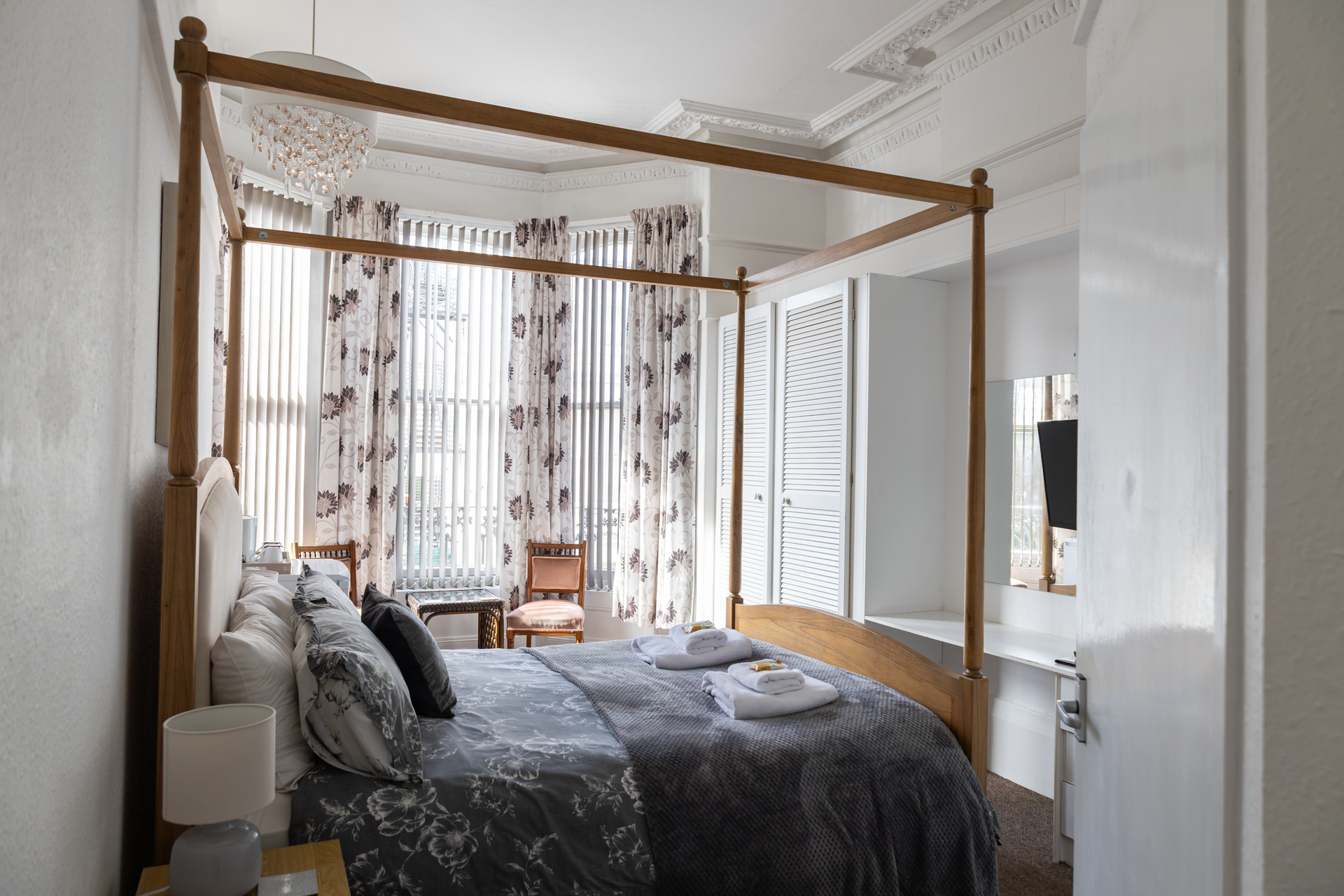 scarborough guest house four poster bed