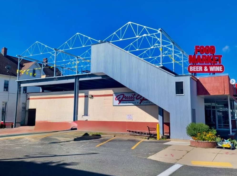 A&A Engineering - Matterhorn greenhouse on top of a grocery store image 3