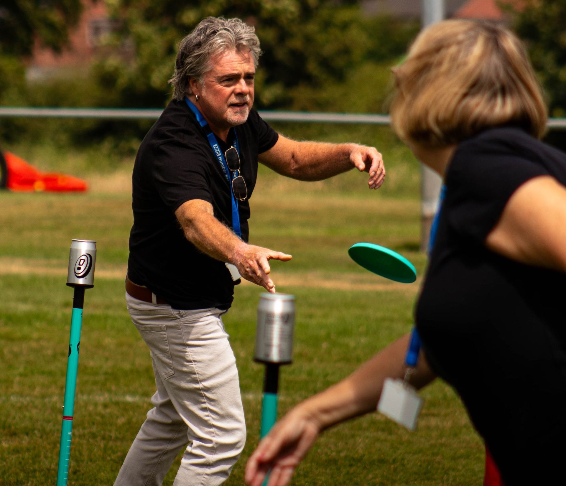 Can off frisbee game