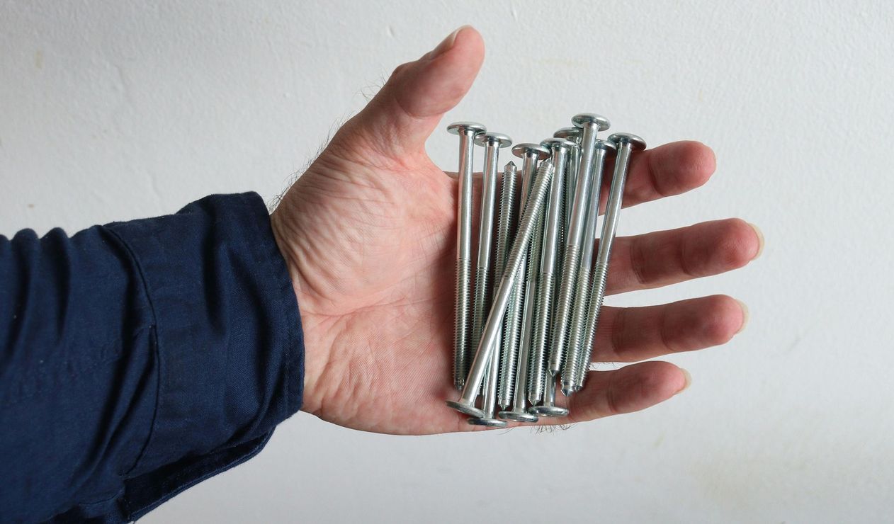 TORNILLOS Y TUERCAS FÉNIX