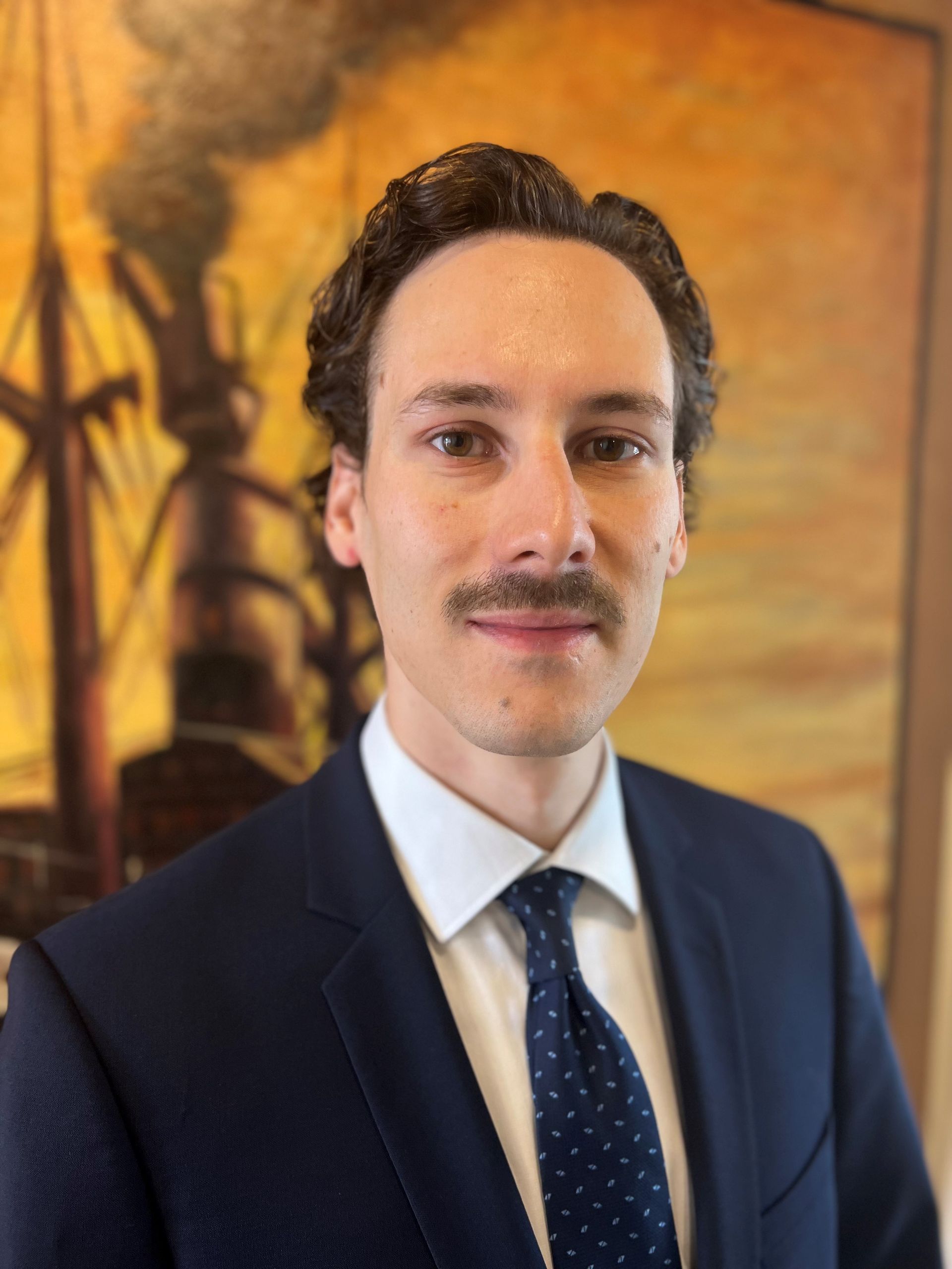 Alessandro Hensler, Rechtsanwalt in Zug und Zürich, spezialisiert auf Verwaltungsrecht und strafrechtliche Vertretung