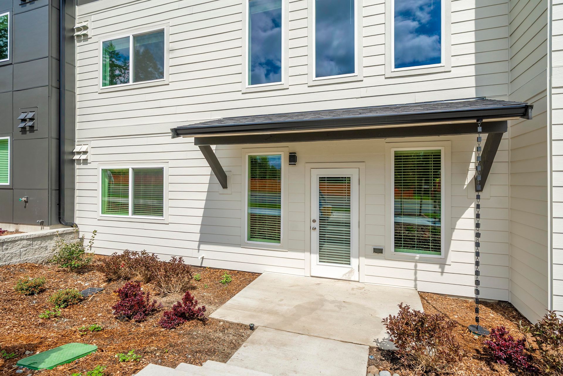 Exterior view of Blueberry Apartments building in Port Orchard